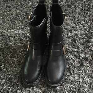DKNY boots